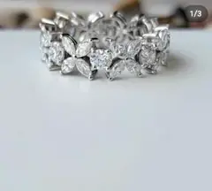 Diamond cluster engagement ring